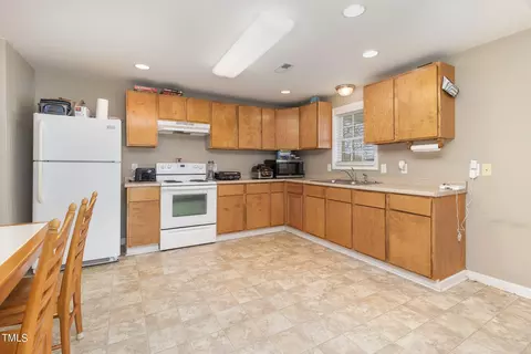 79 E Dooley St, Coats, NC 27521 photo 16