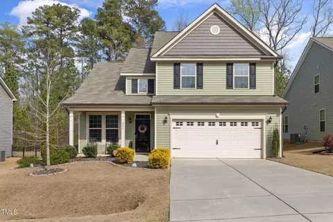 221 Mulberry Banks Dr, Clayton, NC 27527
