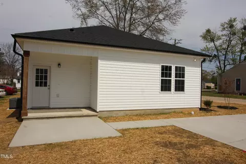 172 E Jackson St, Coats, NC 27521 photo 5