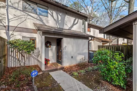 3909 Wendy Ln, Raleigh, NC 27606