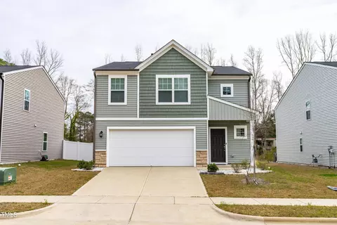 868 Bellewood Gardens Dr, Angier, NC 27501