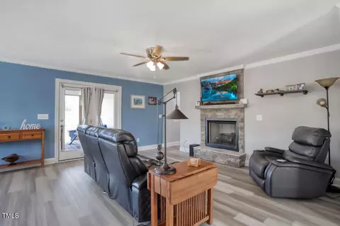 Living - 5600 Deans St, Bailey, NC 27807 photo 3 of 7
