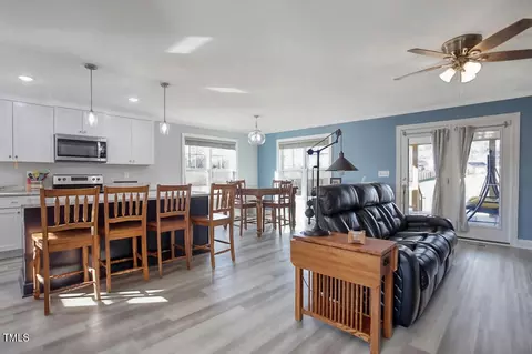 Living - 5600 Deans St, Bailey, NC 27807 photo 2 of 7