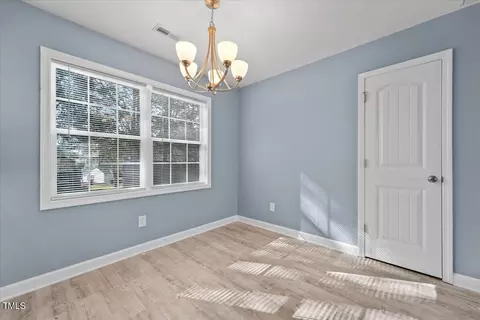 1111 Hampton Ct, Burlington, NC 27217 photo 11