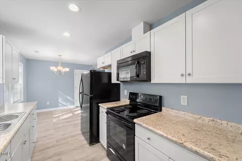 1111 Hampton Ct, Burlington, NC 27217 photo 14