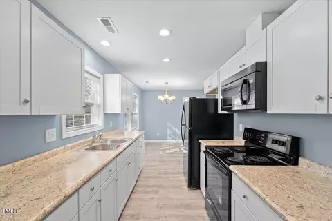 1111 Hampton Ct, Burlington, NC 27217 photo 12