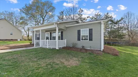 1111 Hampton Ct, Burlington, NC 27217 photo 2
