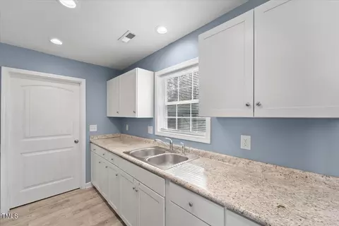 1111 Hampton Ct, Burlington, NC 27217 photo 15