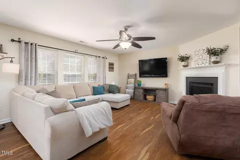 211 Hillview Dr, Durham, NC 27703 photo 8