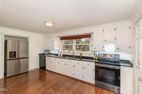 4301 Newby Dr, Durham, NC 27704 photo 9