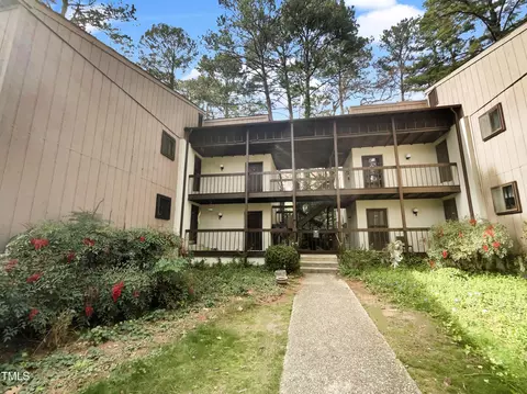 553 Pine Ridge Pl, Raleigh, NC 27609