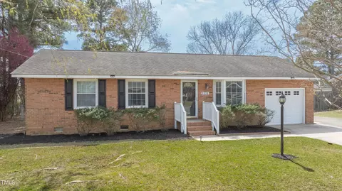 1111 W Pope St, Benson, NC 27504