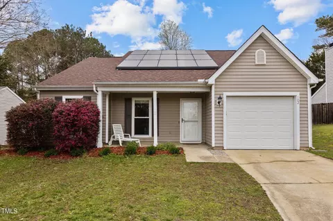 102 Tobacco Farm Dr, Apex, NC 27502