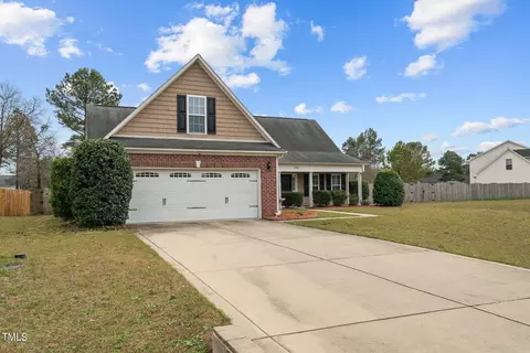 306 Valley Oak Dr, Bunnlevel, NC 28323