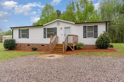 815 W Watson Rd, Benson, NC 27504 photo 2