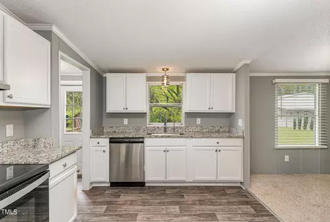 815 W Watson Rd, Benson, NC 27504 photo 6