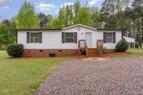 815 W Watson Rd, Benson, NC 27504 photo 3