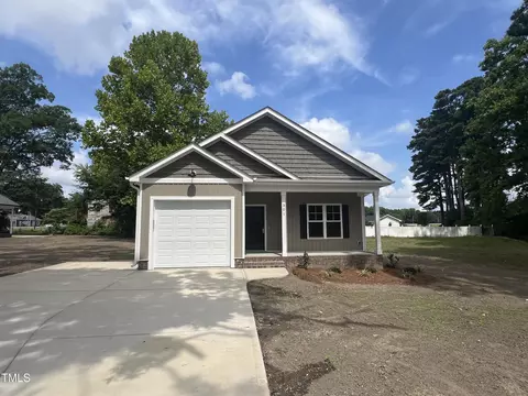 301 N Sycamore St, Fremont, NC 27830