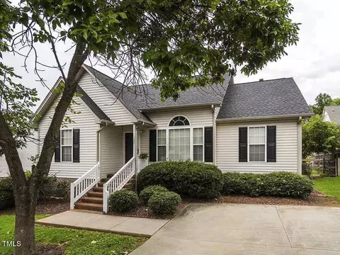 135 Hoskins Cir, Burlington, NC 27215
