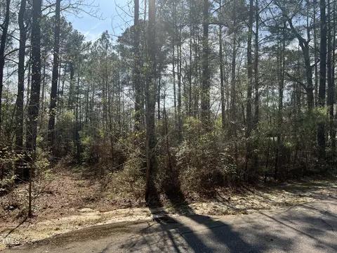 820 Mimosa Dr, Vass, NC 28394