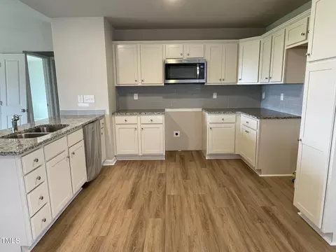 79 Starry Sky Dr, Benson, NC 27504 photo 4