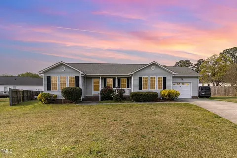 107 Bishop Ln, Dunn, NC 28334