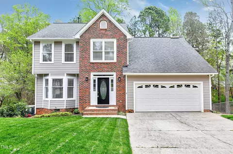 818 Northampton Dr, Cary, NC 27513