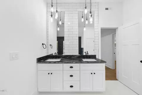 Bath - 414 Latta Rd, Durham, NC 27712 photo 3 of 5