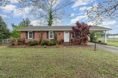 427 Baywood Rd, Fayetteville, NC 28312