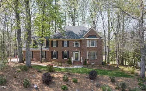 4708 Shadow Ridge Ct, Holly Springs, NC 27540