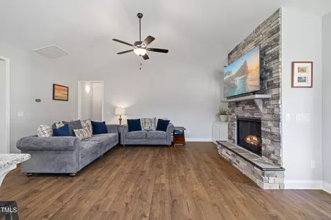 226 Josey Williams Rd, Erwin, NC 28339 photo 3