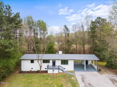 121 Valley Rd, Warrenton, NC 27589
