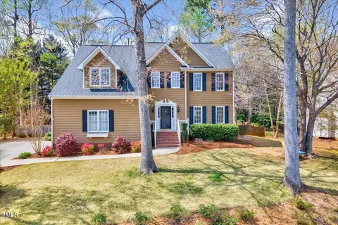 106 Highlands Lake Dr, Cary, NC 27518