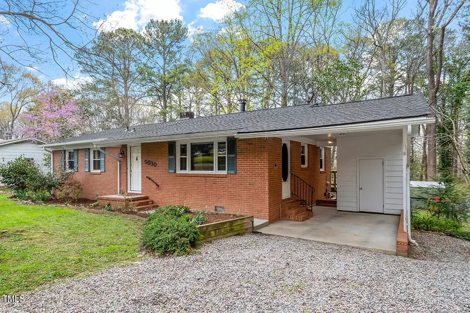  5030 Green Oak Dr, Durham, NC 27712 photo 2