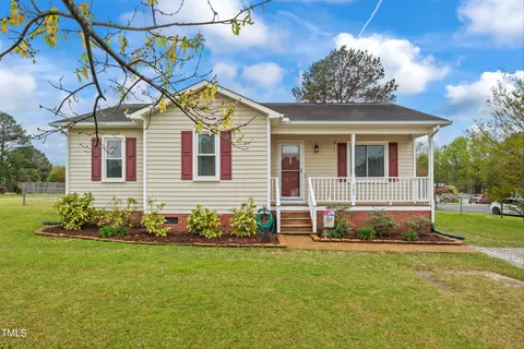 562 Chinaberry Ln, Angier, NC 27501