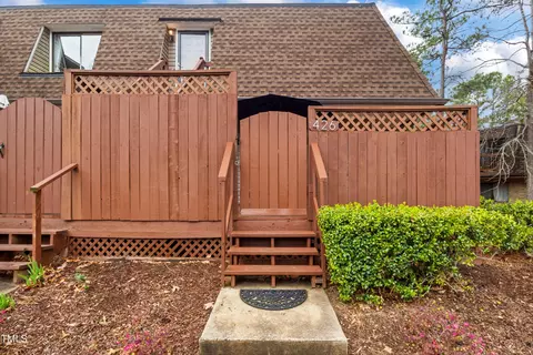 426 Summerwalk Cir, Chapel Hill, NC 27517