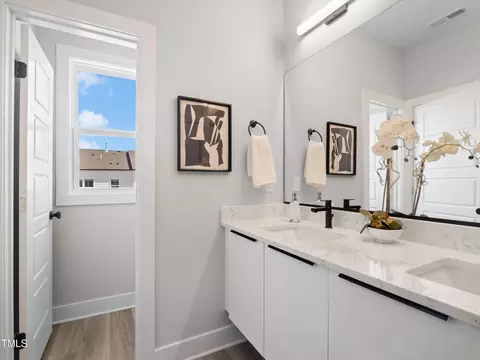 Bath - 2114 Titanium Rock Rd, Durham, NC 27704 photo 4 of 5