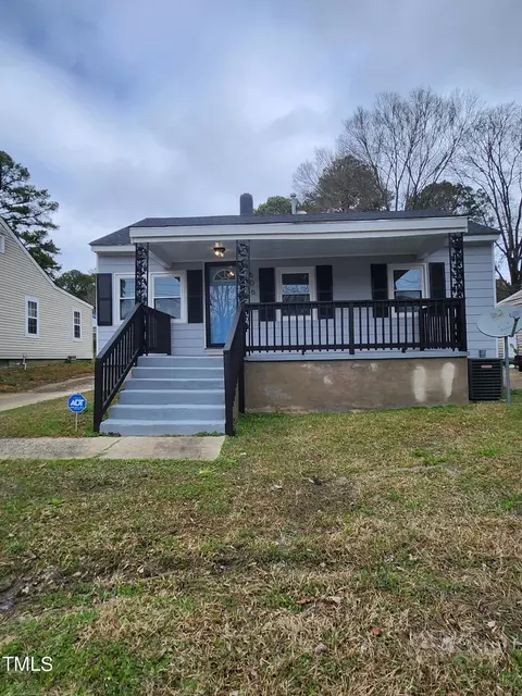 606 Briggs St S, Wilson, NC 27893