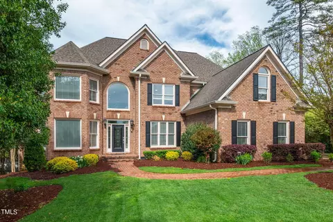 104 Grattan Ct, Morrisville, NC 27560