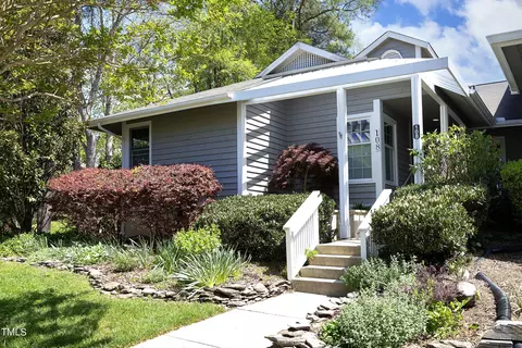 108 Elmwood Cir, Chapel Hill, NC 27514
