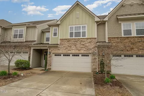 206 Firth Glen Dr, Cary, NC 27519