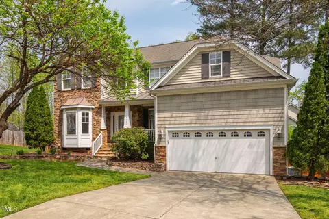 8620 Benzinger Dr, Raleigh, NC 27613