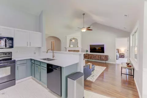 520 Crossview Ln, Durham, NC 27703 photo 14