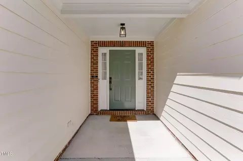 520 Crossview Ln, Durham, NC 27703 photo 4