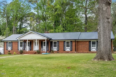 6100 Malibu Dr, Raleigh, NC 27603