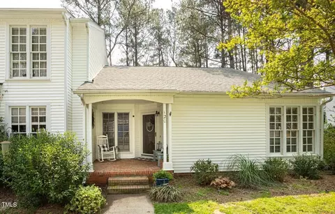 120 Pickett Ln, Cary, NC 27511