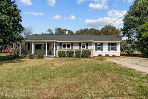 604 Old Post Rd, Erwin, NC 28339