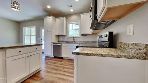 722 Maple Ave, Dunn, NC 28334 photo 5