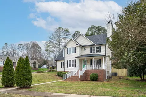 945 St Catherines Dr, Wake Forest, NC 27587