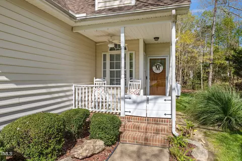 916 Lotus Ln, Wake Forest, NC 27587
